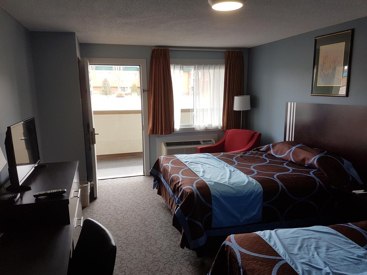 Ba Hotel Red Deer Exterior foto